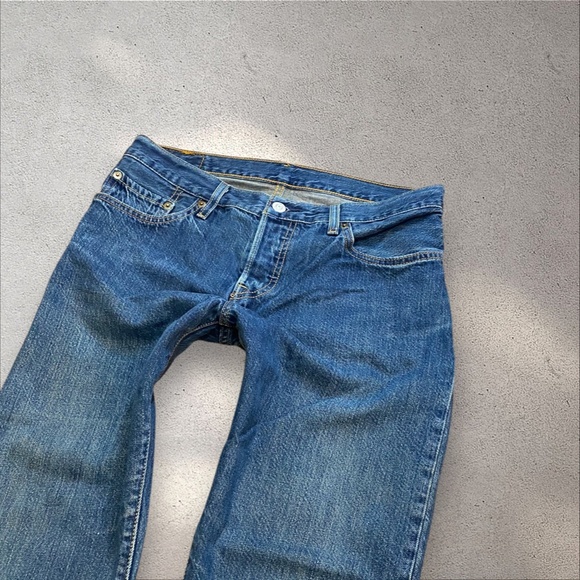 Levi’s 501 Mid Rise Straight Jeans - Picture 4 of 7